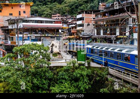 A Perurail Train at Aguas Calientes Station, Machupicchu Pueblo, Cusco Region, Peru. Stock Photo