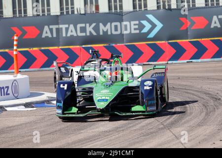 Berlin, Germany, May 15th, 2022. 2022 Shell Recharge Berlin E-Prix, Round 8 of the 2021-22 ABB FIA Formula E World Championship, Tempelhof Airport Circuit in Berlin, Germany  Pictured:   #4 Robin FRIJNS (NLD) of Envision Racing © Piotr Zajac/Alamy Live News Stock Photo