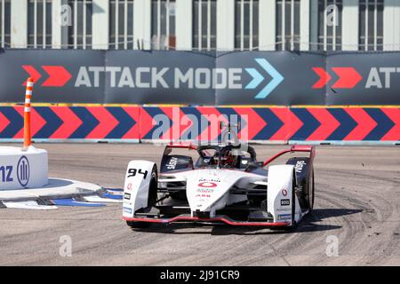 Berlin, Germany, May 15th, 2022. 2022 Shell Recharge Berlin E-Prix, Round 8 of the 2021-22 ABB FIA Formula E World Championship, Tempelhof Airport Circuit in Berlin, Germany  Pictured:   #94 Pascal WEHRLEIN (GER) of TAG Heuer Porsche Formula E Team © Piotr Zajac/Alamy Live News Stock Photo