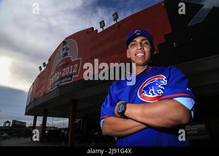 Hermosillense Isaac Paredes firma con Cachorros de Chicago del Beisbol de  Grandes Ligas. Foto:LuisGutierrez TodosLosDerechosReservados Stock Photo -  Alamy