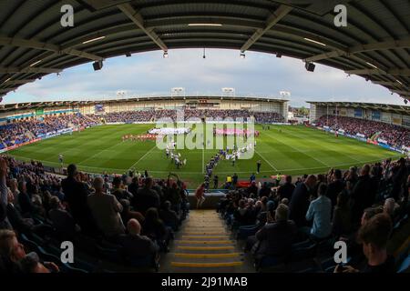 Warrington, UK. 19th May, 2022. The two teams walk out of the tunnel for the start of the game in Warrington, United Kingdom on 5/19/2022. (Photo by James Heaton/News Images/Sipa USA) Credit: Sipa USA/Alamy Live News Stock Photo