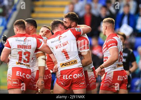 Warrington, UK. 19th May, 2022. Alex Walmsley #8 of St Helens celebrates his try in Warrington, United Kingdom on 5/19/2022. (Photo by Mark Cosgrove/News Images/Sipa USA) Credit: Sipa USA/Alamy Live News Stock Photo