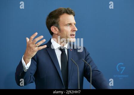 09.05.2022, Berlin, Berlin, Germany - The President of the French Republic Emmanuel Macron during a press conference at the Chancellery. 00R220509D135 Stock Photo