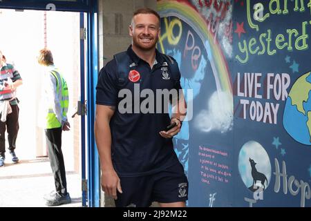 Warrington, UK. 19th May, 2022. Oliver Holmes (12) of Warrington Wolves arrives at The Halliwell Jones Stadium ahead of tonight's game in Warrington, United Kingdom on 5/19/2022. (Photo by James Heaton/News Images/Sipa USA) Credit: Sipa USA/Alamy Live News Stock Photo