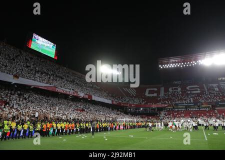 Sevilla, Spain, 17th May 2022. Eintracht Frankfurt  players stand and look towards their fans as they celebrate following the penalty shoot out victory in the UEFA Europa League match at Ramon Sanchez-Pizjuan Stadium, Sevilla. Picture credit should read: Jonathan Moscrop / Sportimage Stock Photo