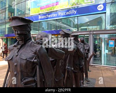 2018 Victory Over Blindness, bronze sculpture, by Johanna Domke-Guyot, on Piccadilly Station Approach, Manchester, commemorate the centenary of WWI Stock Photo