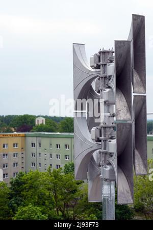 Teltow, Germany. 17th May, 2022. An alarm siren is mounted on the roof of an apartment building owned by Wohnungsbaugesellschaft Teltow (WGT). Credit: Soeren Stache/dpa/Alamy Live News Stock Photo