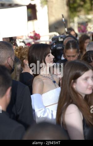 Anne Hathaway and Julia Roberts attends the 75th Cannes Film Festival 2022, Cannes May 19th, FAMA © Fausto Marci Stock Photo