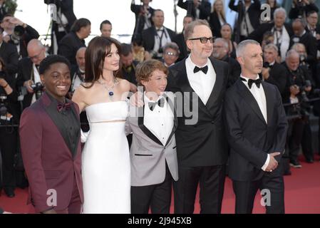 Anne Hathaway and Julia Roberts attends the 75th Cannes Film Festival 2022, Cannes May 19th, FAMA © Fausto Marci Stock Photo