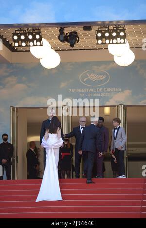 Anne Hathaway and Julia Roberts attends the 75th Cannes Film Festival 2022, Cannes May 19th, FAMA © Fausto Marci Stock Photo