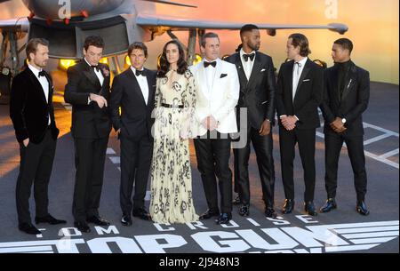 Miles Teller , Tom Cruise , Jennifer Connelly 75th Cannes Film Festival Red  Carpet of the movie -Top Gun: Maverick- Cannes, France 18th May 2022 (Photo  by SGP/Sipa USA)Italia id 127389 015
