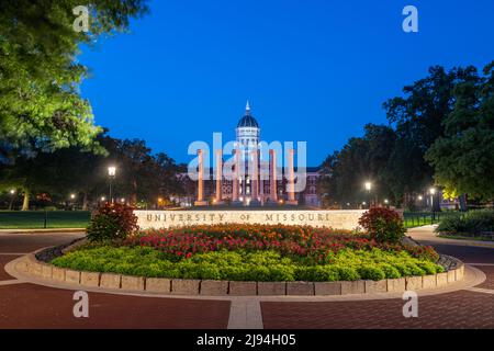 COLUMBIA, MISSOURI - AUGUST 27, 2018: The University of Missouri campus and main sign at Francis Quadrangle during twilight. Stock Photo