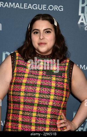 beanie feldstein drama