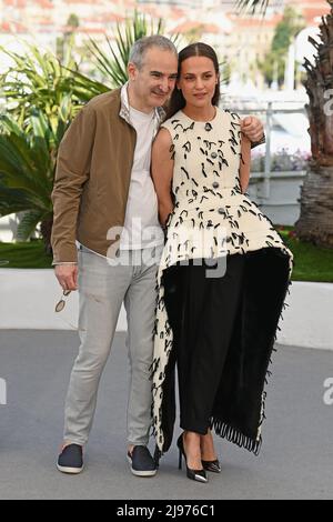May 21, 2022, Cannes, Cote d'Azur, France: ALICIA VIKANDER and fellow cast  member attend the 'Irma Vep' photocall during 75th annual Cannes Film  Festival (Credit Image: © Mickael Chavet/ZUMA Press Wire Stock