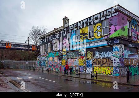 Shithouse to Penthouse Graffiti on Lord Napier pub in Hackney Wick, East London. Stock Photo