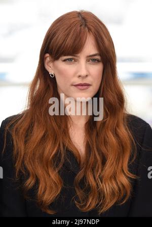 May 21st, 2022. Cannes, France. Riley Keough attending the War Pony photocall , part of the 75th Cannes Film Festival, Palais de Festival, Cannes. Credit: Doug Peters/EMPICS/Alamy Live News Stock Photo