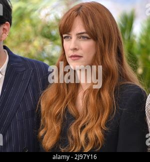 Cannes, France. 21st May, 2022. CANNES, FRANCE. May 21, 2022: Riley Keough at the photocall for War Pony at the 75th Festival de Cannes. Picture Credit: Paul Smith/Alamy Live News Stock Photo