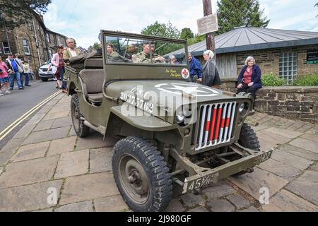 A 1940’s army jeep pulls into Central Park in Howarth Stock Photo