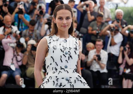 Cannes Film Festival 2022: Alicia Vikander in Louis Vuitton at the IRMA VEP  Photocall: IN or OUT? - Tom + Lorenzo