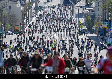 Moscow, Russia. 21st May, 2022. People take part in a bicycle festival in Moscow, Russia, May 21, 2022. The spring cycling festival started in Moscow on Saturday. Credit: Alexander Zemlianichenko Jr/Xinhua/Alamy Live News Stock Photo