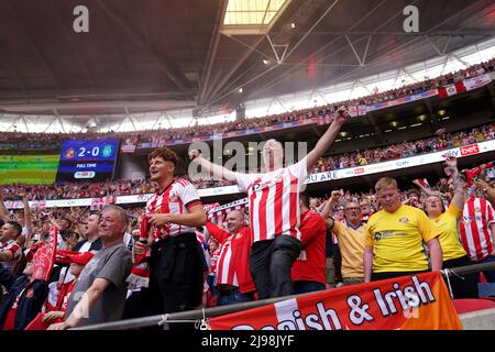 Sunderland fans celebrate after the Sky Bet League One play-off final at Wembley Stadium, London. Picture date: Saturday May 21, 2022. Stock Photo