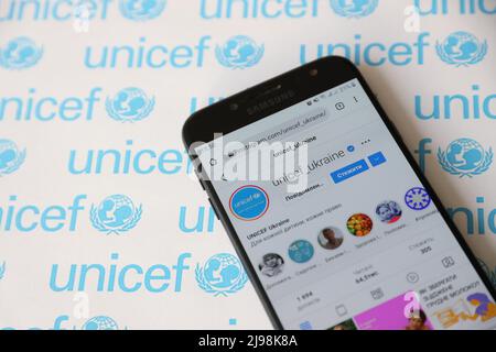 TERNOPIL, UKRAINE - MAY 2, 2022: UNICEF instagram account on smartphone screen - United Nations programm that provides humanitarian and developmental Stock Photo