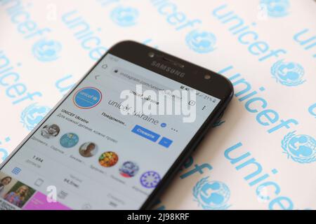 TERNOPIL, UKRAINE - MAY 2, 2022: UNICEF instagram account on smartphone screen - United Nations programm that provides humanitarian and developmental Stock Photo