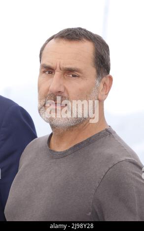 Cannes, France. 21st May, 2022. Gilles Lellouche attends the photocall for 'Smoking Causes Coughing (Fumer Fait Tousser)' during the 75th annual Cannes film festival at Palais des Festivals on May 21, 2022 in Cannes, France. Photo: DGP/imageSPACE/Sipa USA Credit: Sipa USA/Alamy Live News Stock Photo