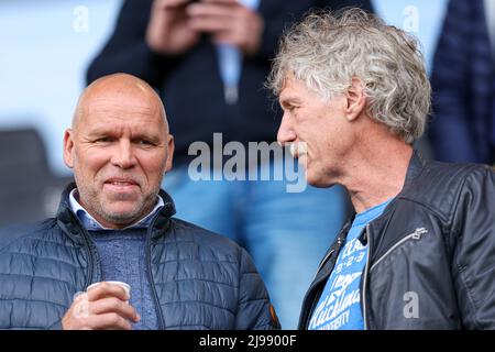 ALMELO, NETHERLANDS - MAY 21: Nico Jan Hoogma, Gertjan Verbeek during the Dutch Eredivisie relegation/promotion playoffs match between Heracles Almelo and Excelsior Rotterdam at Erve Asito on May 21, 2022 in Almelo, Netherlands (Photo by Peter Lous/Orange Pictures) Stock Photo