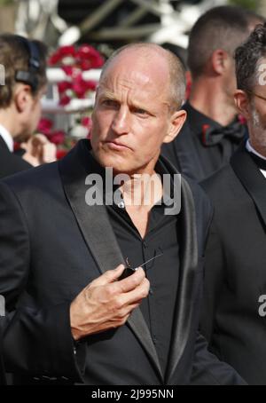 Cannes, France. 21st May, 2022. Woody Harrelson attends the screening of 'Triangle Of Sadness' during the 75th annual Cannes film festival at Palais des Festivals on May 21, 2022 in Cannes, France. Photo: DGP/imageSPACE/Sipa USA Credit: Sipa USA/Alamy Live News Stock Photo