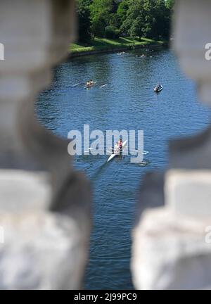 Turin, Italy. 21st May, 2022. People row their boats in Turin, Italy, on May 21, 2022. Many regions across Italy including Turin hit 30 degrees Centigrade on Saturday. Credit: Alberto Lingria/Xinhua/Alamy Live News