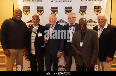 Frontenac, United States. 21st May, 2022. Former NFL players (L to R) Howard Richards, Dallas Cowboys, joins fellow St. Louis Football Cardinals players Johnny Rowland, Jacki Smith, Irv Goode, Mel Gray and Tim Kearney as they gather at a dinner for the Missouri's National Veterans Memorial in Frontenac, Missouri on Saturday, May 21, 2022. Photo by Bill Greenblatt/UPI Credit: UPI/Alamy Live News Stock Photo