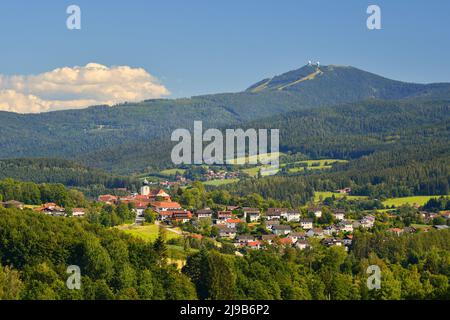 Lam, a small town in the Bavarian Forest in the summertime. View to mount Großer Arber with its two towers. Part of Lamer Winkel, district of Cham, Up Stock Photo