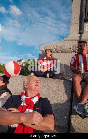 21/05/22, Sunderland AFC Fans Celebrate into the Night in Trafalgar Square after being Promoted to The Championship Stock Photo