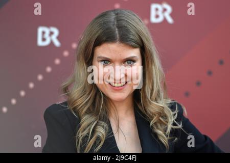 Lara MANDOKI (actress), single image, cropped single motif, portrait, portrait, portrait. Bavarian Film Award 2021-Red Carpet,Red Carpet, on May 20th, 2022 in the Prinzregententheater in Munich. Â Stock Photo