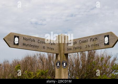 Norfolk Coast Path sign post in Happisburgh, Norrth Norfolk, UK Stock Photo