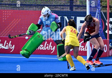 Stratford, United Kingdom. 22nd May, 2022. England V China Womens FIH Pro League. Lee Valley Hockey centre. Stratford. Yang Chen (China, 26) scores the 3rd China goal past Sabbie Heesh (England, goalkeeper) during the England V China Womens FIH Pro League hockey match. Credit: Sport In Pictures/Alamy Live News Stock Photo