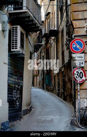 Telephoto images capturing the narrow views of the Kelso district in Palermo, colorful and charming Stock Photo