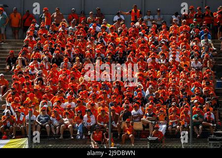 Barcelona, Spain. 22nd May, 2022. Fans, F1 Grand Prix of Spain at Circuit de Barcelona-Catalunya on May 22, 2022 in Barcelona, Spain. (Photo by HIGH TWO) Credit: dpa/Alamy Live News Stock Photo