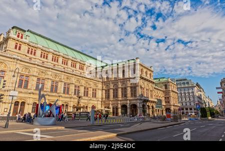 State Opera Wiener Staatsoper building in Wien, Austria Stock Photo
