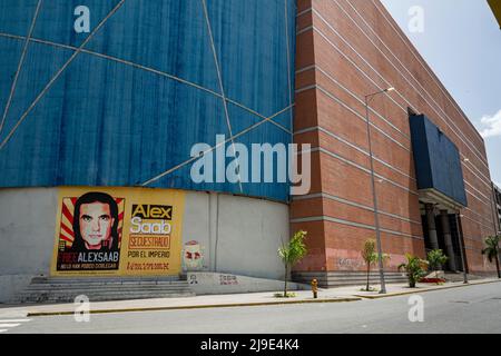 Caracas, Distrito Capital, Venezuela. 22nd May, 2022. A large mural calling for the release of Alex Saab on the wall of the Sambil La Candelaria shopping mall, which was recently returned to its owners after being expropriated in 2008. (Credit Image: © Jimmy Villalta/ZUMA Press Wire) Stock Photo