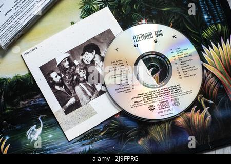 Close up of Album and CD of British Rockband »Fleetwood Mac« on Vinyl Cover showing the Album front cover of Rumours Stock Photo