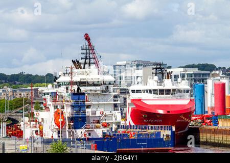 The Rem Fortress Offshore Tug/Supply Ship is moored at Aberdeen harbour in Aberdeenshire, Scotland Stock Photo