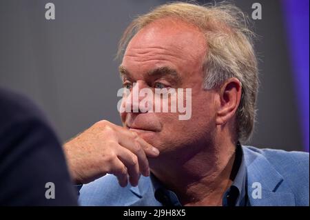 Hamburg, Germany. 18th May, 2022. Entrepreneur Georg Kofler on stage. The OMR digital festival in Hamburg focuses on a combination of trade fair, workshops and party. Credit: Jonas Walzberg/dpa/Alamy Live News Stock Photo