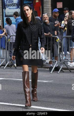 New York, NY, USA. 23rd May, 2022. Jennifer Connelly at The Late Show with Stephen Colbert promoting Top Gun: Maverick on May 23, 2022. Credit: Rw/Media Punch/Alamy Live News Stock Photo