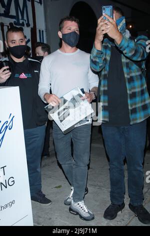 Celebrities including Nicky Whelan and Frank Grillo seen outside at Craig's restaurant in Los Angeles, California Featuring: Ryan Phillippe Where: Los Angeles, California, United States When: 28 May 2021 Credit: Guillermo Proano/WENN Stock Photo