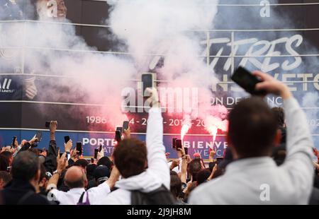 Paris, France. 23rd May, 2022. Fans celebrate outside the Parc des Princes stadium in Paris on May 23, 2022, two days after the club won the Ligue 1 title for a record-equalling tenth time and its superstar striker Mbappe chose to sign a new contract until 2025 at PSG rather than join Real Madrid Credit: Gao Jing/Xinhua/Alamy Live News Stock Photo