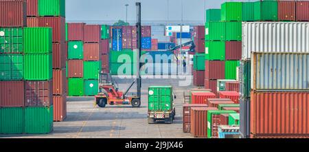 Packing and separating built for convenience Provide services to exporters importers in all activities related to container products. Stock Photo