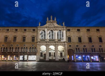 Chiesa San Vincenzo (Church St Vincent) c17th baroque church  Palazzo del Monte Pieta. UNESCO world heritage Piazza dei Signori at twilight. Vicenza. Stock Photo