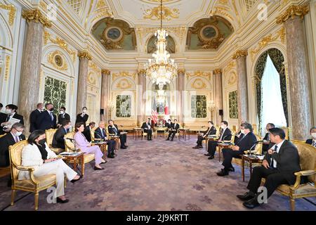 (220524) -- TOKYO, May 24, 2022 (Xinhua) -- Japanese Prime Minister Fumio Kishida meets with visiting U.S. President Joe Biden in Tokyo, Japan on May 23, 2022. (David Mareuil/Pool via Xinhua) Stock Photo